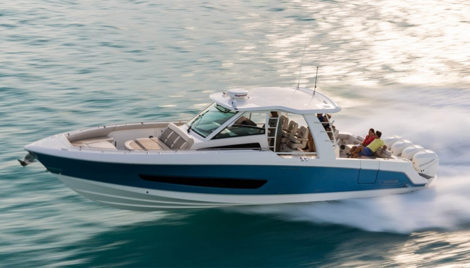 Boston Whaler 420 Outrage The Importance Of Being A Legend Boatmag International